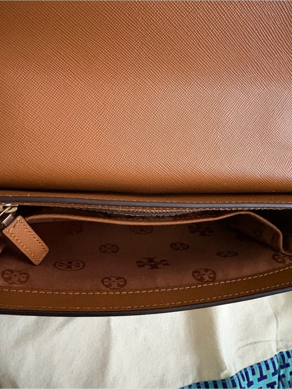 Tory Burch Tan Leather Shoulder Bag with Gold Chain